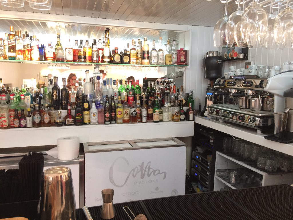 Cotton Beach Club bar